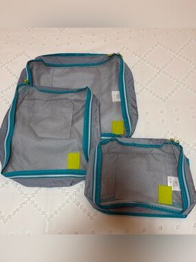 Mesh Clothing Packing Cubes Travel Luggage and Backpack Organizer Set Of 3